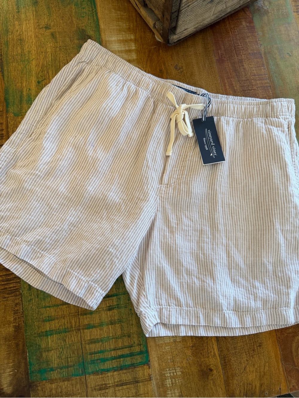 Vineyard Vines Men’s Seersucker linen Drawstring Shorts. SZ XL. NWT